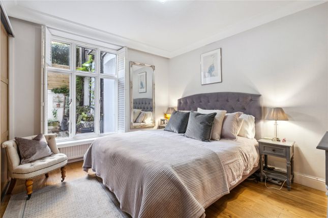 Flat for sale in Nevern Square, Earls Court