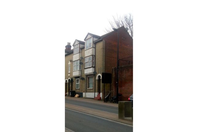 Flat for sale in 20 West Wycombe Road, High Wycombe