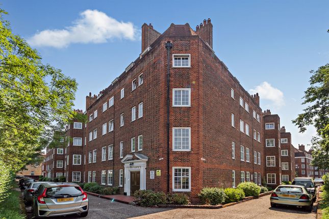 Flat for sale in Lebanon Court, Richmond Road, Twickenham