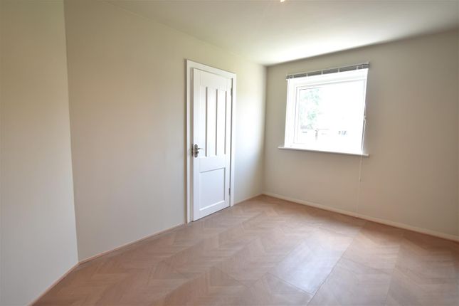 5 Farrier Court, New Road, Bourne End photo 5