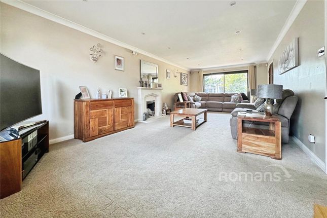 39, Raeburn Way, Sandhurst photo 4