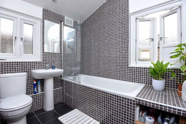26, Sunnyhill Road, London photo 4