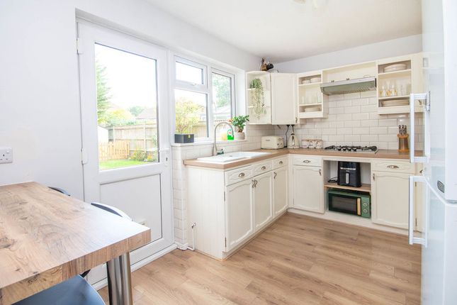 8, Alfred Close, Southampton photo 4