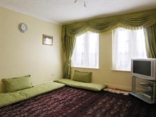 Dover Close, LONDON photo 5