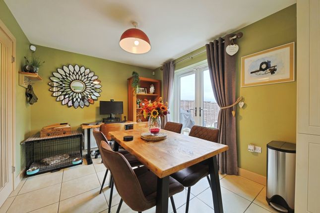 8, Fenland Court, Barton-Upon-Humber photo 3