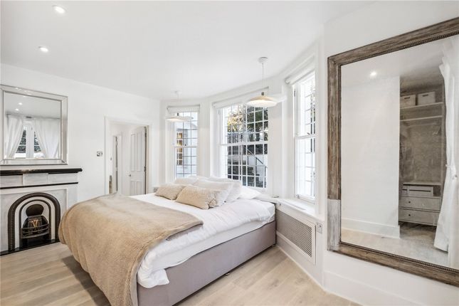 Maisonette for sale in Palace Gardens Terrace, Kensington, London