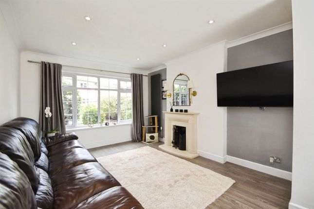 2, Houblon Drive, Chelmsford photo 2