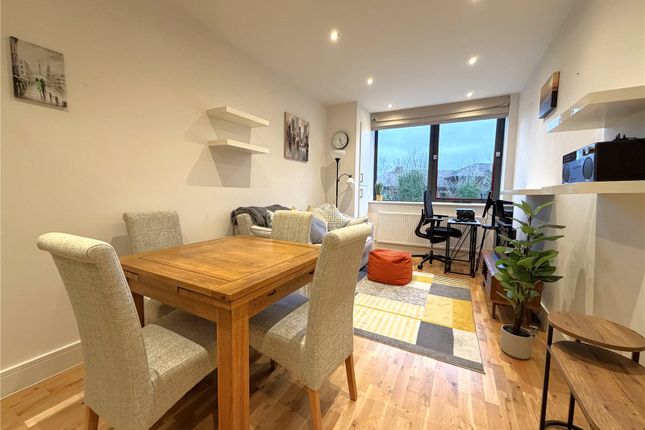 Flat 22,, Oak House, Fleet photo 3