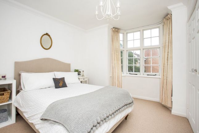 Flat for sale in Chaucer Court, Guildford, Surrey