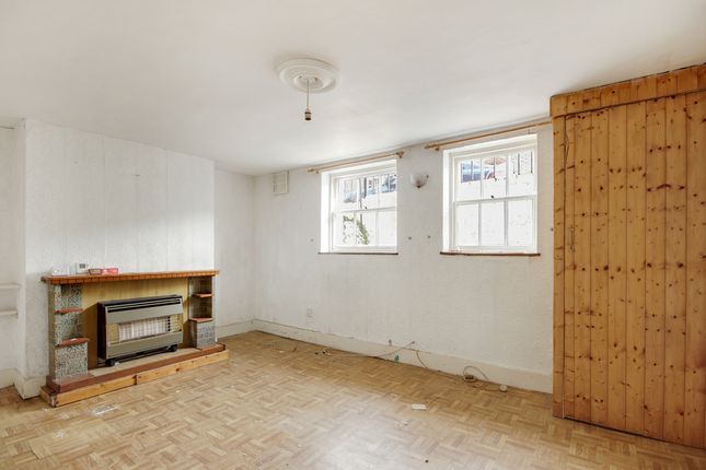 Town house for sale in Prior Street, London