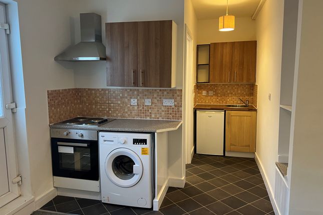 179F, Stafford Road, Wallington photo 4