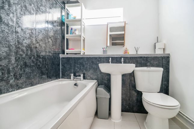 Flat for sale in Spire Road, Basildon