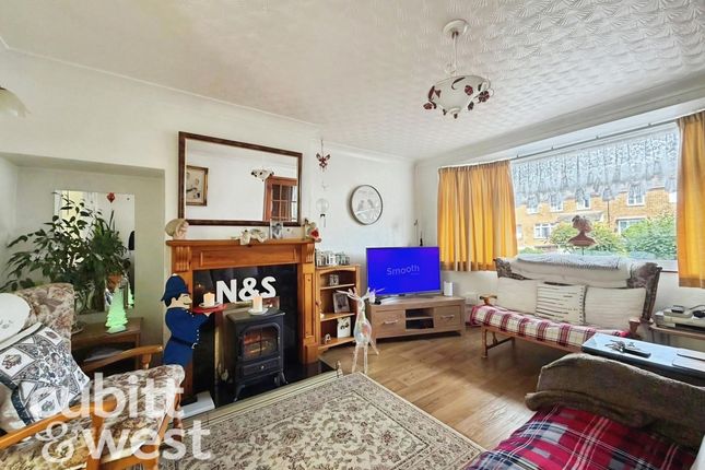 26, Overton Crescent, Havant photo 4