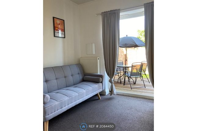 Flat to rent in Cheviot Gardens, London