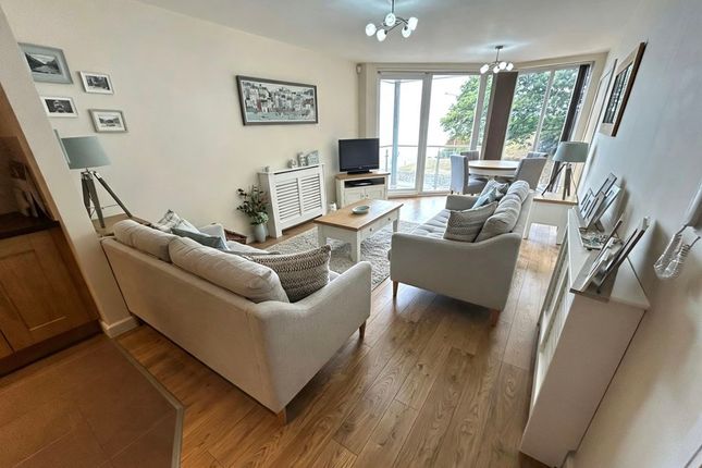 4 Marine View, Marine Road, Colwyn Bay photo 3