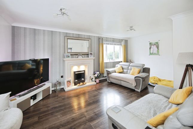 87, Hawksworth Crescent, Birmingham photo 2