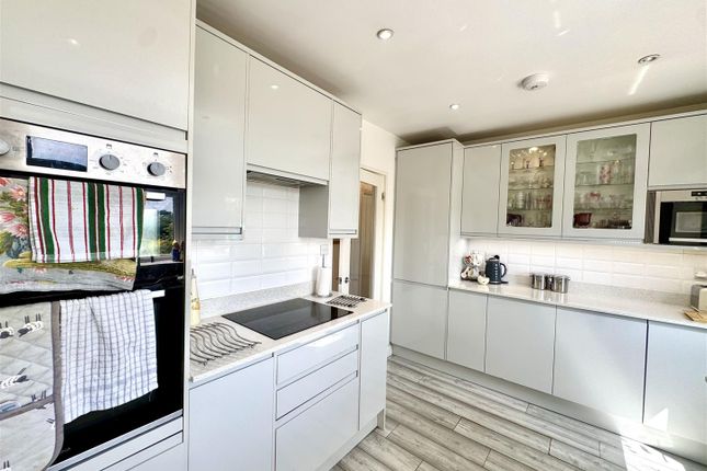 9, Greenmeadow Drive, Caldicot photo 3