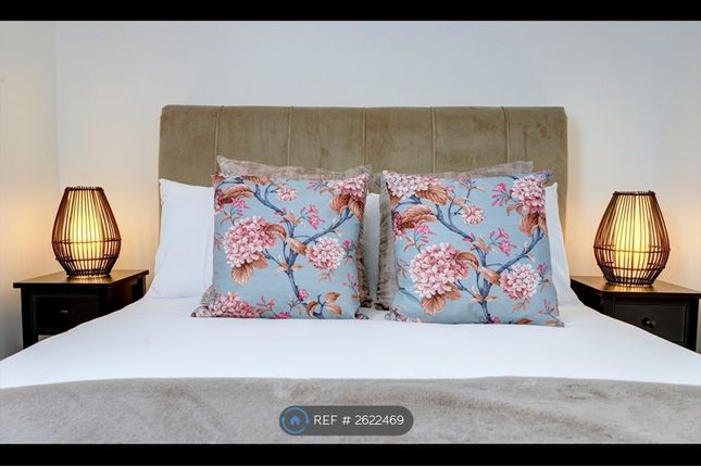 Bedroom 1 (Double)