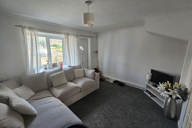 Summersgill Close, Heywood photo 3