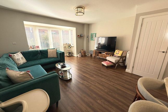 13, Bushby Road, Leicester photo 4