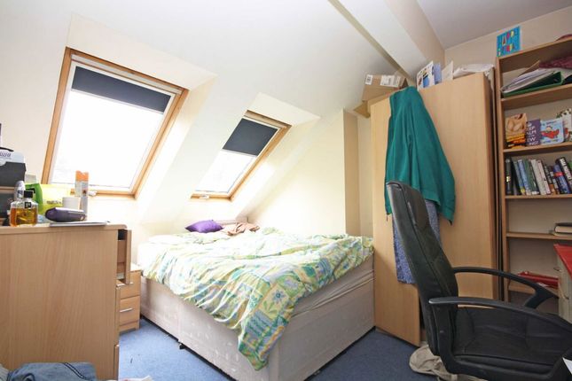 First Floor Flat B, 10, Shinfield Street, London photo 4