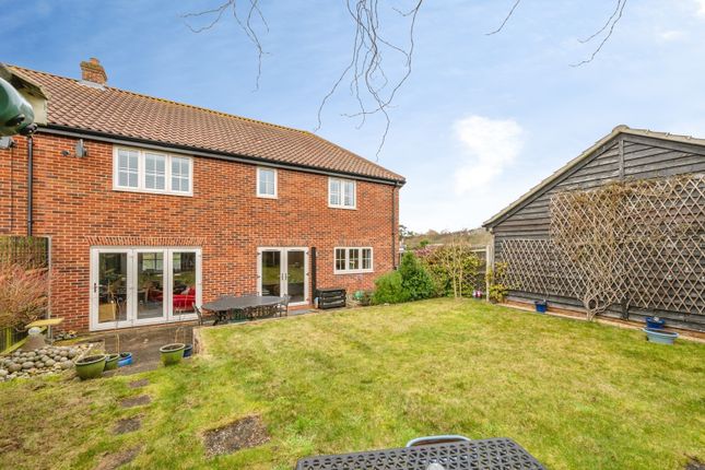 13, Gallus Close, Cromer photo 2