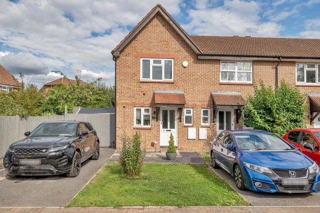 Thumbnail Terraced house for sale in Warfield, Bracknell