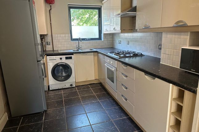 23, Longleat Avenue, West Midlands photo 3