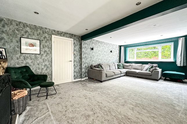 1 Gravelands Lane, Henlade, Somerset photo 4