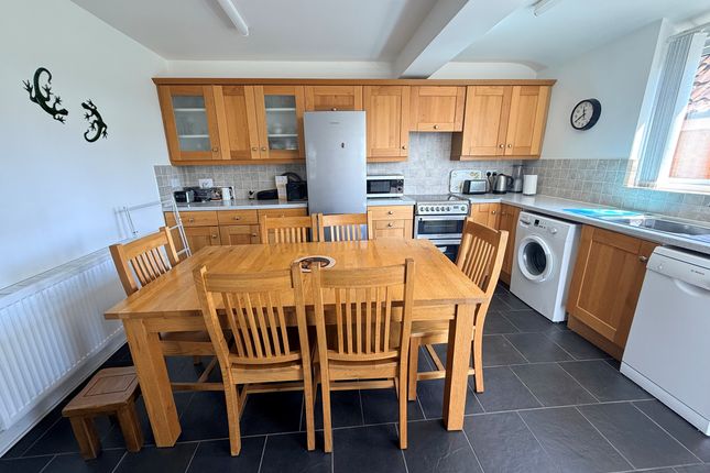 11 Hill View, Yeovil photo 4