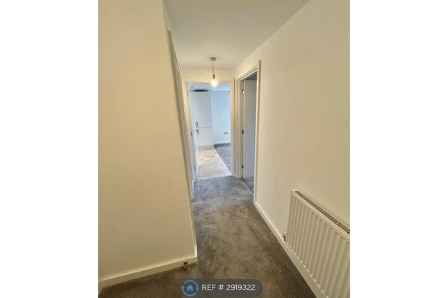 Flat, Bowers Court East Street, Chard photo 4