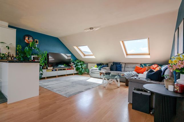 7 Manley Park, Guest Street, Leigh photo 3