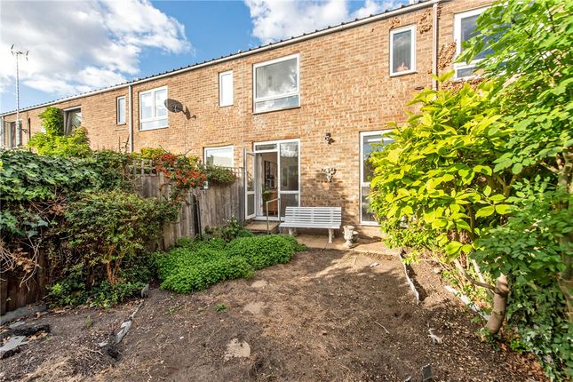 31, Hunter Close, London photo 2
