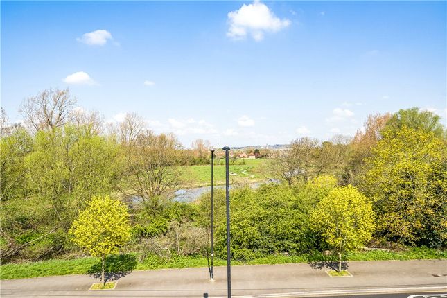8 Puffin Court, 368, Gurnell Grove, London photo 4