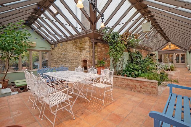 Country house for sale in Croughton Brackley, South Northamptonshire