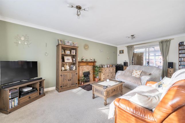 1, Millennium Close, Devizes photo 4