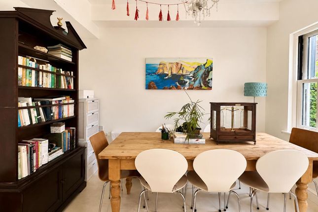 54, The Croft, Old Town, Hastings photo 4