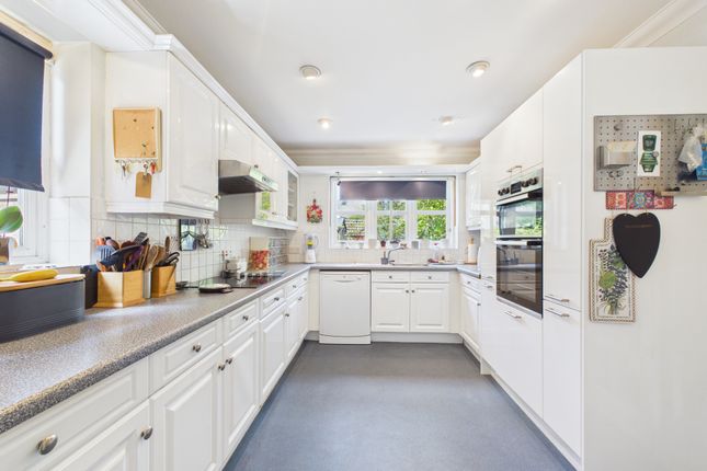 67 Primrose Copse, Horsham photo 3