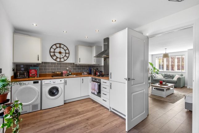 12, Halton Gill Grove, Harrogate photo 2