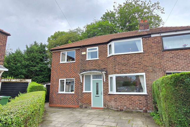 11 Fox Close, Altrincham photo 2