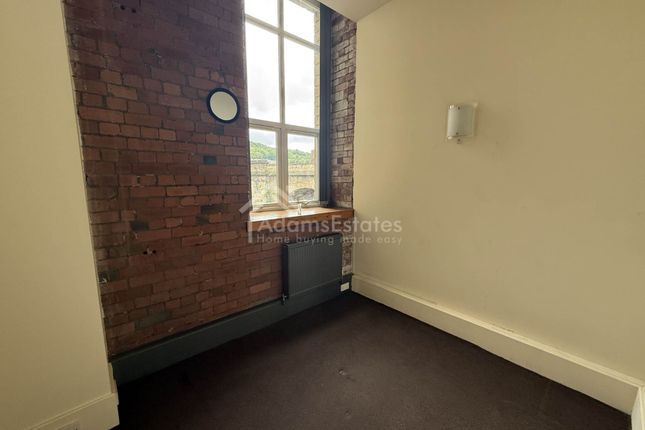 33, Sprinkwell Mills, Dewsbury photo 3
