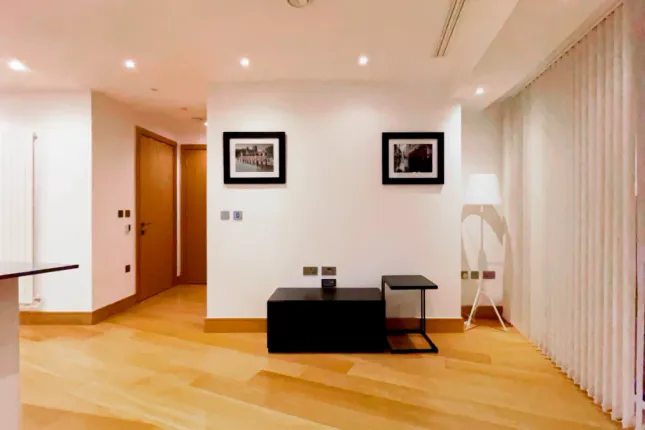 LD-Baltimore Tower(Galliard), 25, Crossharbour Plaza, London photo 2