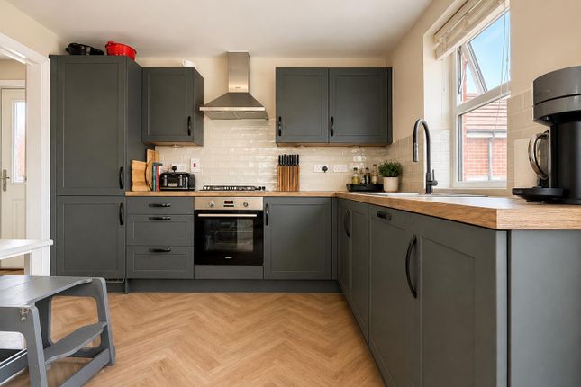 5, Warren End, Hatfield Peverel, Chelmsford photo 3
