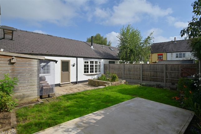 Bungalow to rent in Hall Mews, Melmerby, Ripon