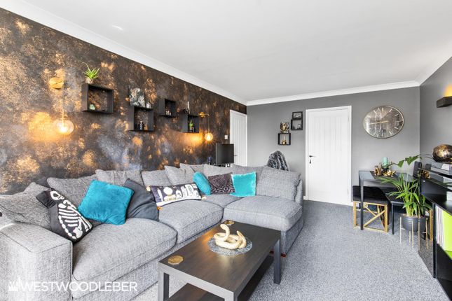 13 Eversley Lodge, Park View, Hoddesdon photo 4