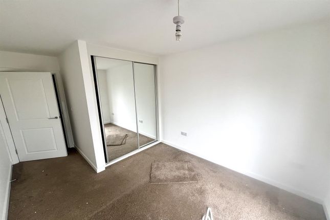 Flat to rent in Little Brights Road, Belvedere