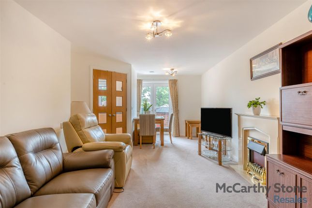 26 Oakfield Court, Crofts Bank Road, Manchester photo 3