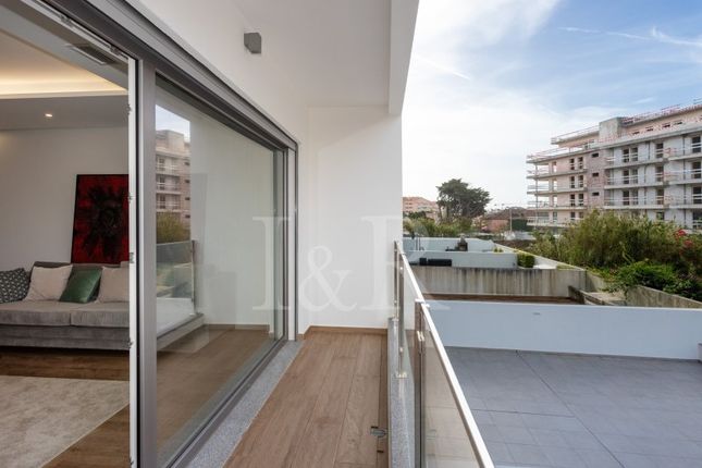 Apartment for sale in Carcavelos E Parede, Cascais, Lisboa