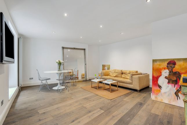 Flat for sale in Brompton Square, London