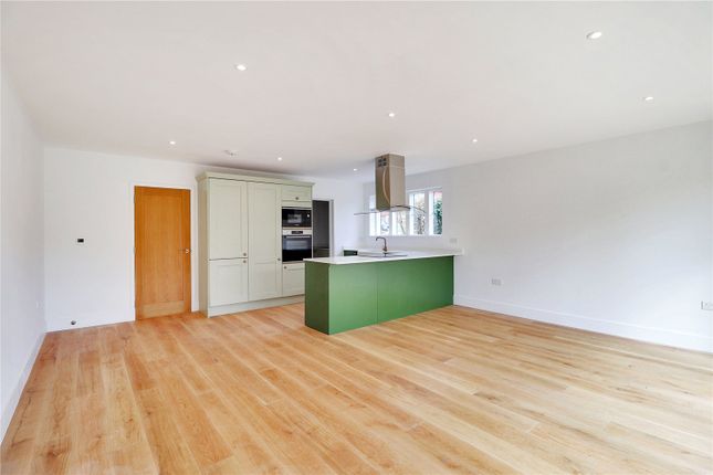 Plot 3 Dining